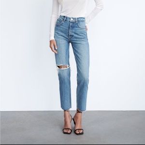 Zara ripped straight leg jeans in blue (ref 4365/238)